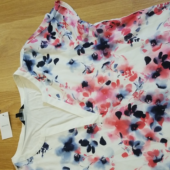 RW&CO white short sleeve floral print blouse small NWT - Picture 3 of 10